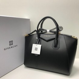 Сумка Givenchy Antigona medium