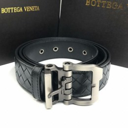 Ремень Bottega Veneta с необычной пряжкой