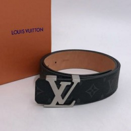 Ремень Louis Vuitton с пряжкой LV