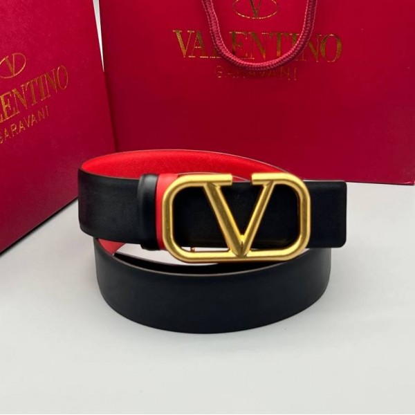 Ремень Valentino с логотипом на пряжке