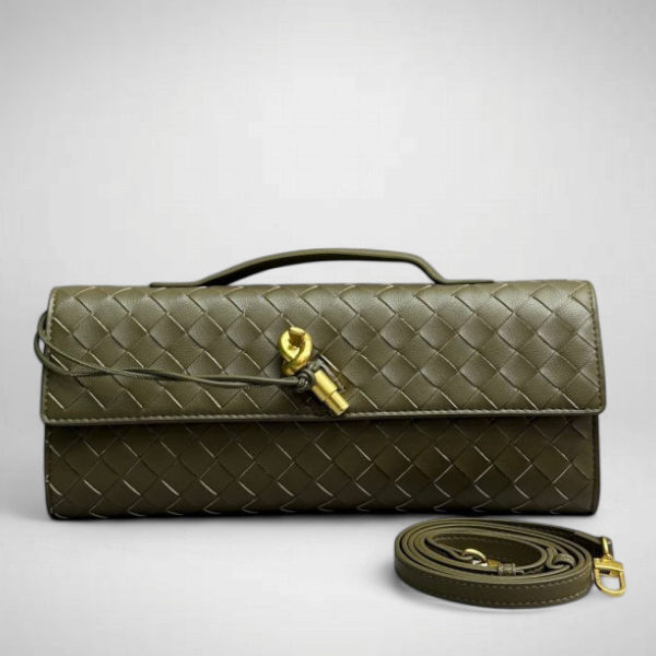 Сумка Bottega Veneta- Andiamo Clutch