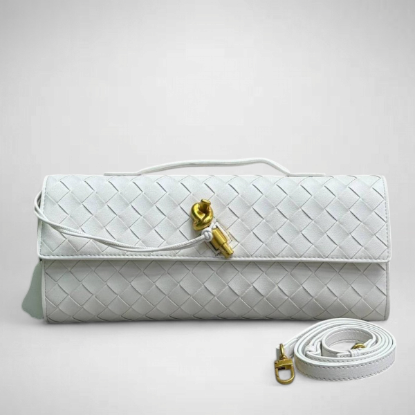 Сумка Bottega Veneta- Andiamo Clutch