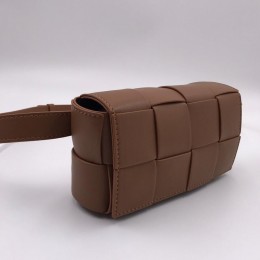 Поясная сумка BOTTEGA VENETA Cassette светло-коричневый