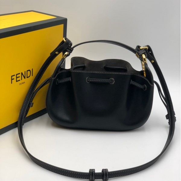 Сумка Fendi -  Pomodorino