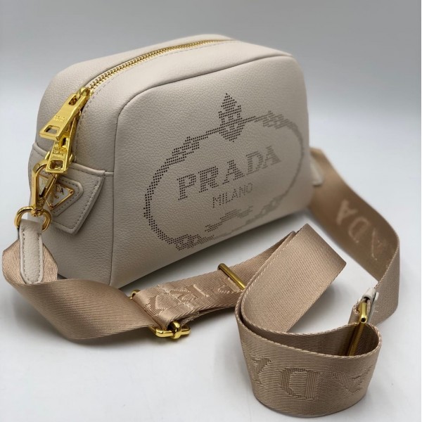 Сумка Prada с логотипом
