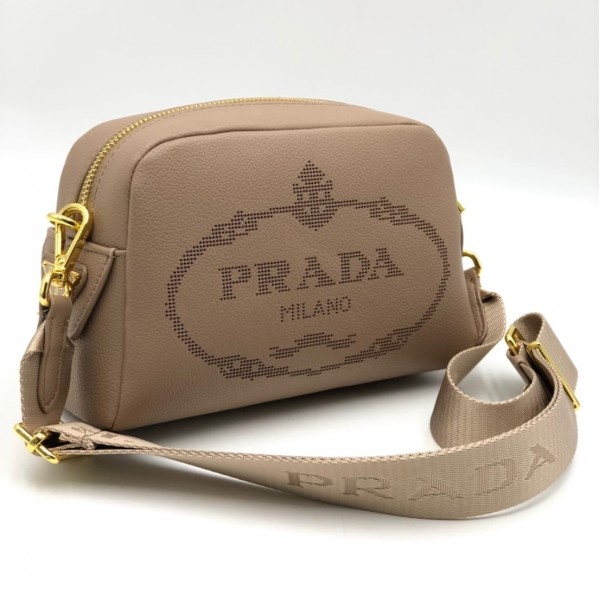 Сумка Prada с логотипом