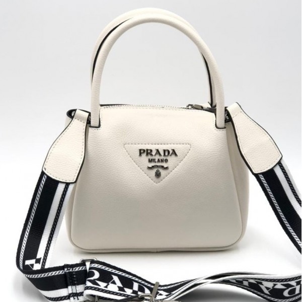 Кожаная сумка - Prada
