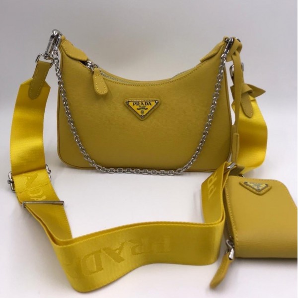 Сумка Prada с логотипом